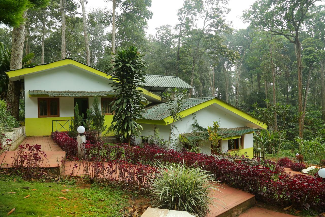 Oyo 4651 Woodpecker Resort Munnar Esterno foto